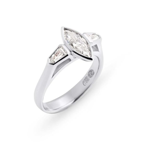 Brett's Jewellers 18ct white gold diamond ring 3