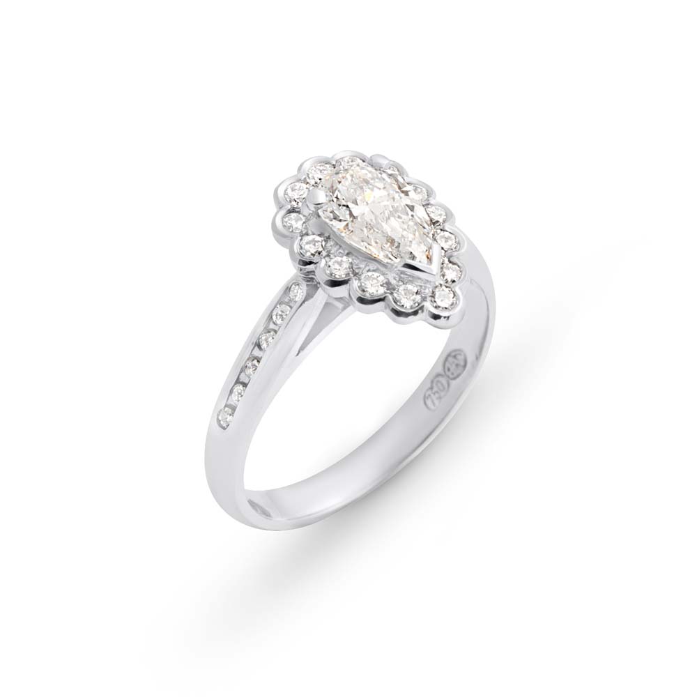 Brett's Jewellers 18ct white gold diamond ring 5